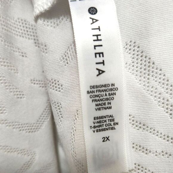 Athleta Floral White Essential V-Neck Mesh Trim Short Sleeve T-Shirt size 2X - Picture 5 of 6